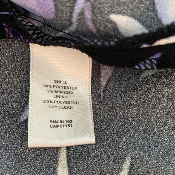 Amazingly beautiful & flowy Eliza J purple/black floral crepe long sleeve dress - Picture 7 of 7